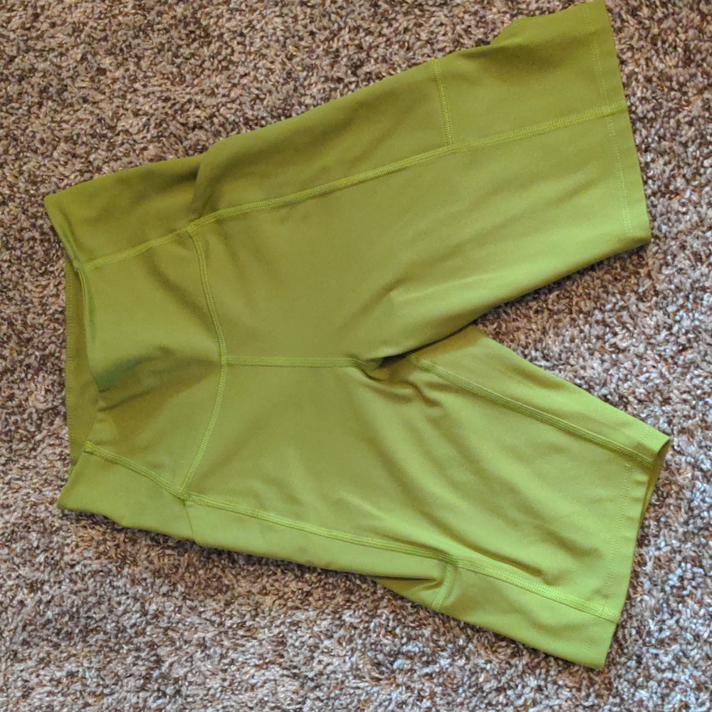 Girlfriend Collective Ivy Compressive Bike Shorts with Pockets